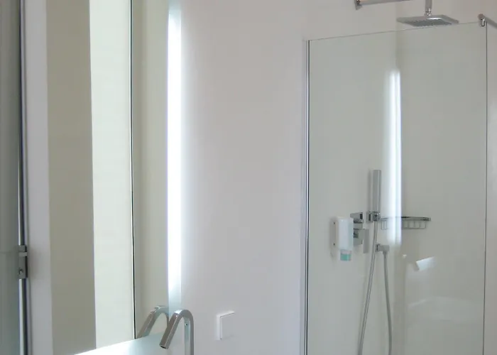 ليغرينتسي رومز 4* ميستر