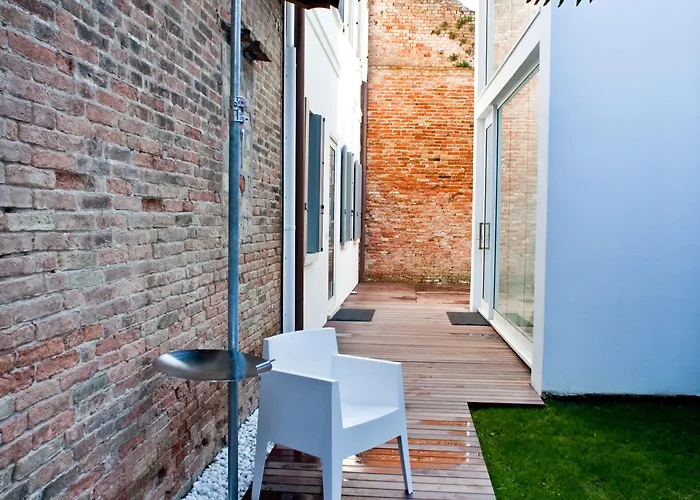 里葛兰西客房酒店